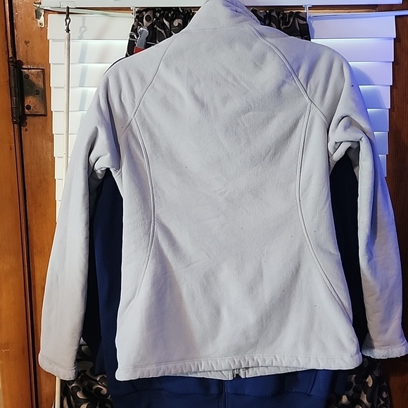 Women's medium light-grey Northface full-zip, double-layered fleece jacket. - Picture 6 of 13